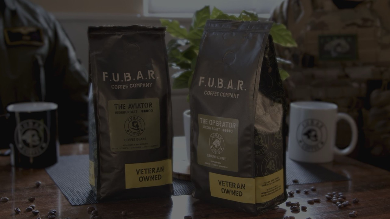 Filmszene aus F.U.B.A.R. – Coffee