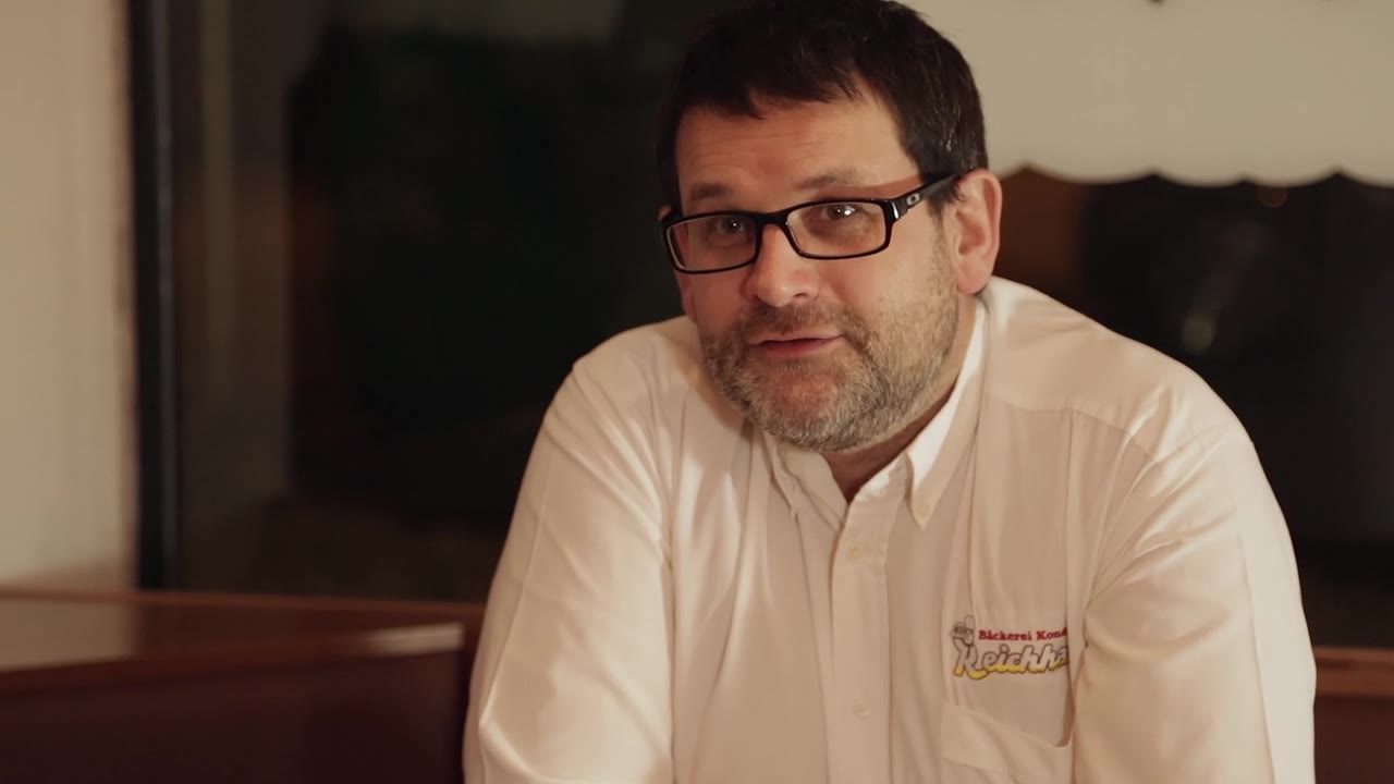 Filmszene aus Bäckerei Konditorei Reichhart – Imagefilm